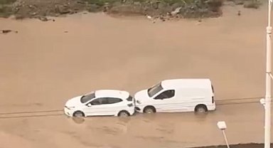 Malatya'da sağanak etkili oldu yollar göle döndü