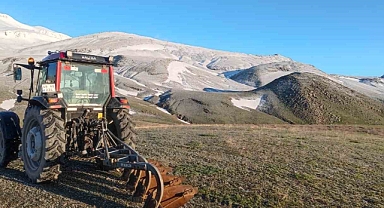 Mayıs Sonu Süphan Dağı bembeyaz örtüye büründü