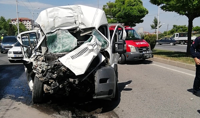 Meydana gelen zincirleme kaza sonucu 3 yaralı