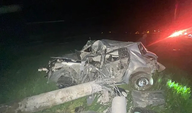 Muş'ta feci kaza! Elektrik direğine çarpan sürücü hayatını kaybetti!