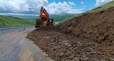 Muş'un Varto ilçesinde 4.'üncü kez heyelan meydana geldi