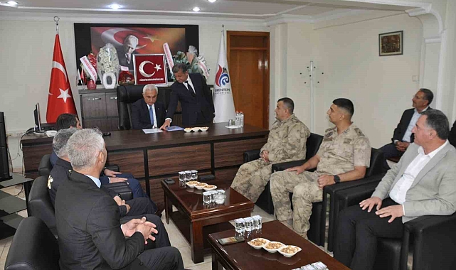 Muş Valisinden Belediye Başkanlarına Ziyaret