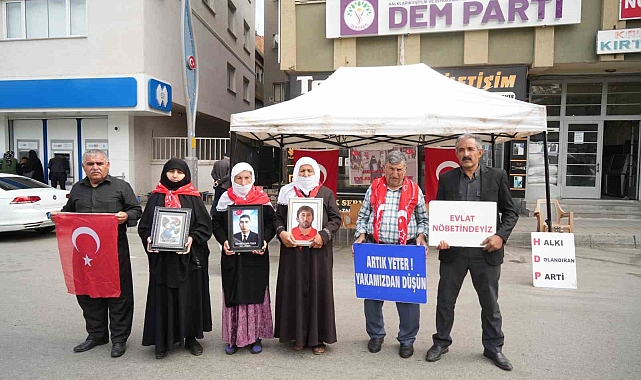 Muş'ta evlat nöbeti devam ediyor
