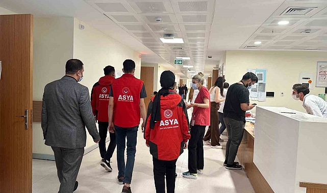 Onkoloji Hastanesi'nde tedavi gören çocuklara moral ziyareti