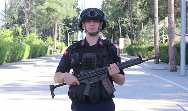 Osmaniye’de jandarmadan duygusal anneler günü klibi
