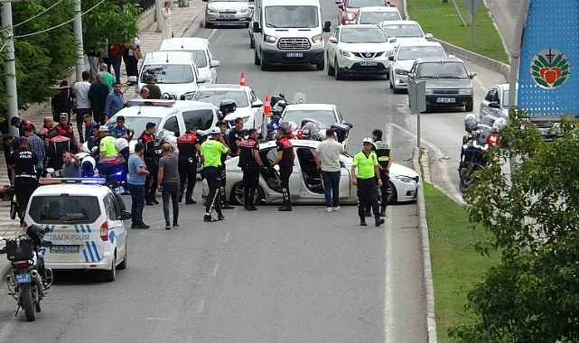 Polisin 'dur' ihtarına uymayan sürücü kaza yaptı