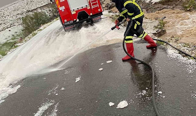 Sağanak yağışlar taşkın ve sel meydana getirdi