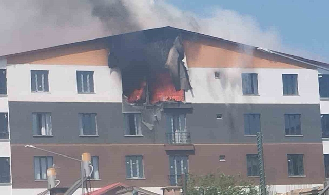 Tatvan'da şiddetli patlama: Alevler daireyi sardı