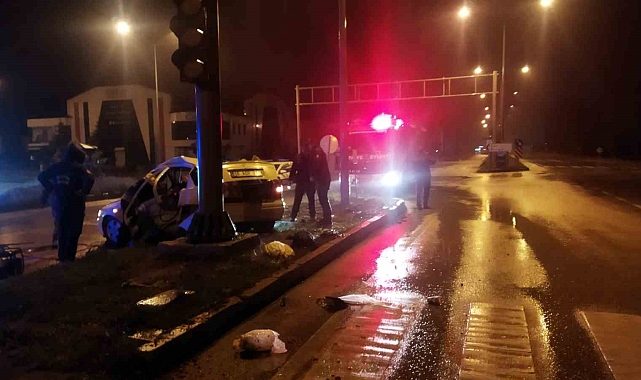 Trafik Kazası: 3 ölü, 5 yaralı