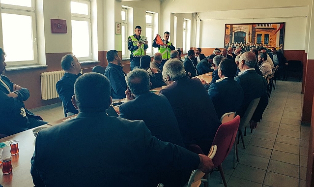 Tutak Jandarma ekibinden köy muhtarlarına trafik eğitimi verildi