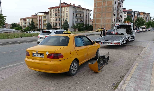 Üç aracın karıştığı kazada 1 kişi yaralandı