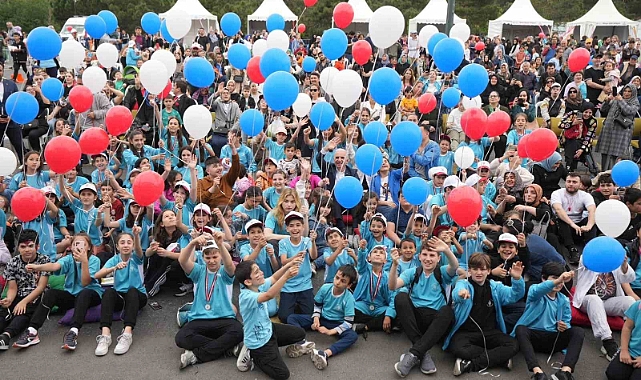 Ümraniyeli çocuklar 19 Mayıs’ta ’En Şen Festival’de doyasıya eğlendi