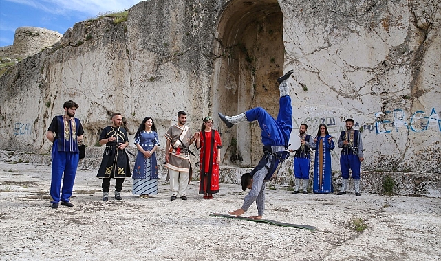 Urartuların kalesinde Urartu konulu oyun sahnelendi