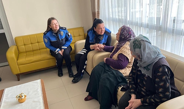 Van'da Anneler Gününde Anlamlı Kutlama
