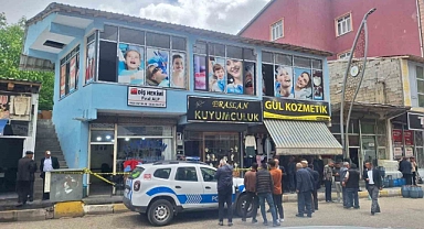Van'da duvarı delip kuyumcudan 3 milyona yakın altın ve ziynet eşyası çaldılar
