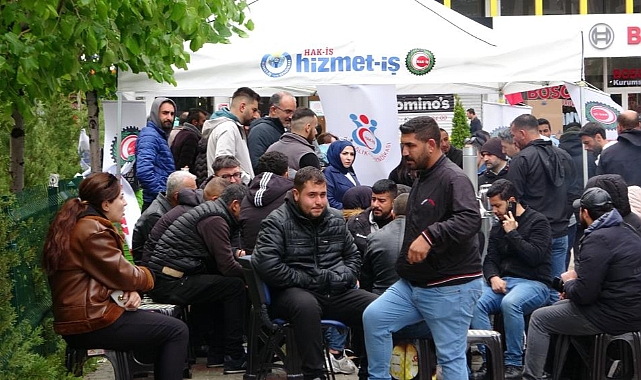 Van'da İşten çıkarılanlar Belediye Önünde Çadır Kurdular