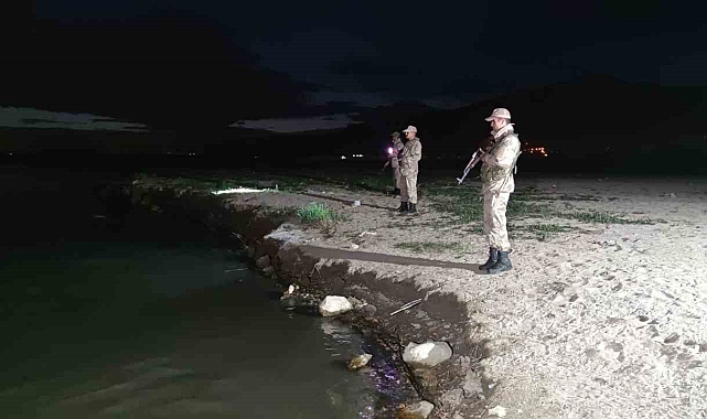 Van'da Yasaklı İnci Kesali Avının Engellenmesi İçin Jandarma Nöbette
