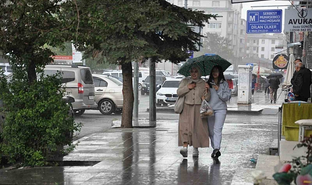 Yağmur Kars'ı Etkisi Altına Aldı