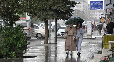 Yağmur Kars'ı Etkisi Altına Aldı