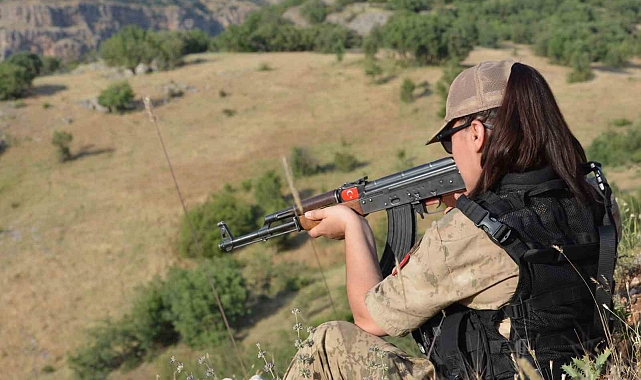 6 yıldır eli tetikte görev yapıyor Kadın güvenlik korucusu