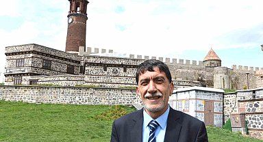 Abdülkadir Ürüşan: "Kurbanlarınızı ehil kasaplara kestirin"