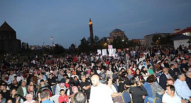 Açık Hava Tiyatrosu Yoğun İlgi Gördü