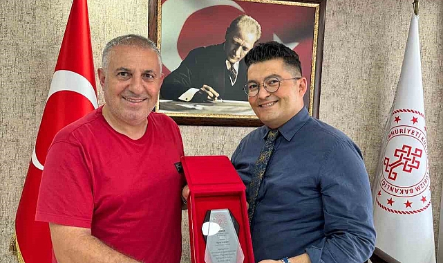Adanalı kebapçıya ‘Kent tanıtımı’ plaketi