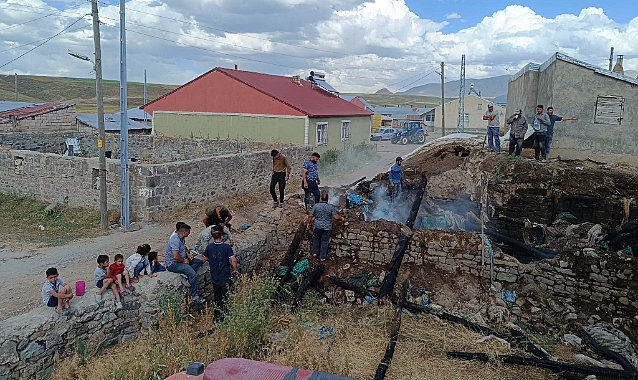 Ağrı'da ahırda çıkan yangın söndürüldü