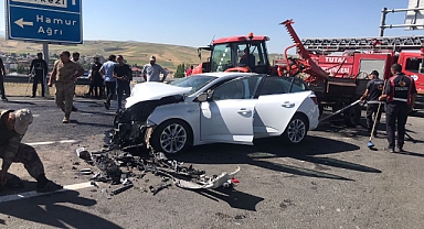 Ağrı'da dikkatsizlik kazayı beraberinde getirdi: 3 yaralı