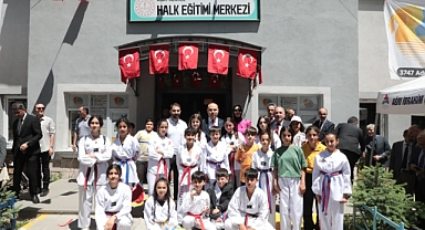 Ağrı'da Hayat Boyu Öğrenme Şenliklerinde Renkli Görüntüler Ortaya Çıktı (Videolu Haber)