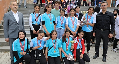 Ağrı'da "Haydi Kızlar Spora" temalı spor şenliği sona erdi