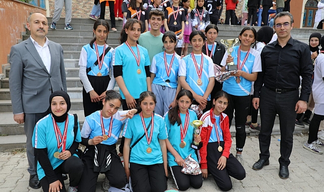 Ağrı'da "Haydi Kızlar Spora" temalı spor şenliği sona erdi
