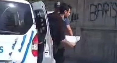 Ağrı'da polisler YKS'ye yetişemeyen öğrencilere yardım eli uzatıyor