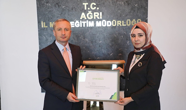 Ağrı Erol Parlak Güzel Sanatlar Lisesi'ne Sıfır Atık Beratı