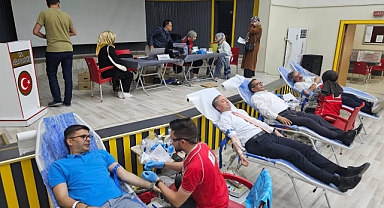 (Videolu Haber) Ağrı Halk Eğitimi Merkezi'nde Kan Bağışı Seferberliği