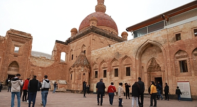 Ağrı İshak Paşa Sarayı Kurban Bayramı'nda ziyaretçi rekoru kırdı