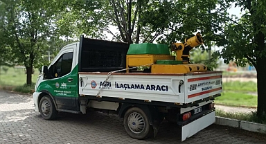 Ağrı sokakları sinek ve haşereye karşı ilaçlanıyor