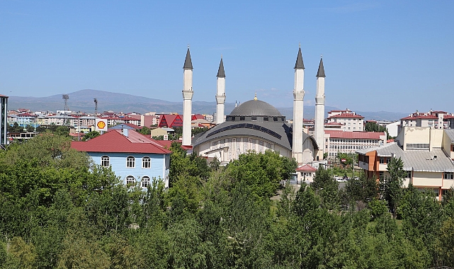 Ağrı Ulu Cami’nin göz dolduran ihtişamı