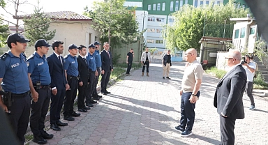 Ağrı Valisi Mustafa Koç, Polislerle Bayramlaşarak Birlik ve Beraberlik Mesajı Verdi