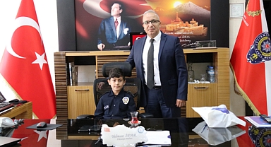 (Videolu Haber) Ağrılı minik Muhammed'in polislik hayali gerçek oldu