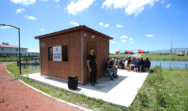 AİÇÜ "Millet Bahçesi Çay Evi" açıldı