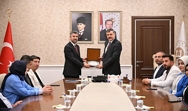 Ak Parti Erzurum Valisini Ziyaret Etti