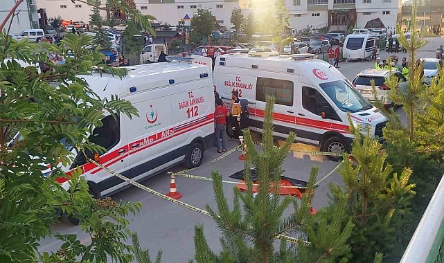 Aracın altında kalan küçük çocuk can verdi