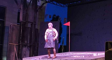 " Ardahan'da sahnelendi "Midas'ın Kulakları