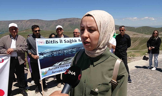 Avrupa'nın en büyük kraterinde Obezite Günü yürüyüşü