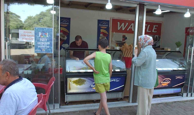 Balıkesir’de askıda dondurma uygulaması başlatıldı