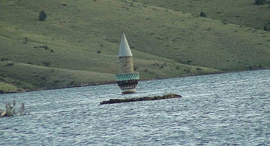 Baraj suları köyü yuttu! Camii minaresi dışarıda kaldı
