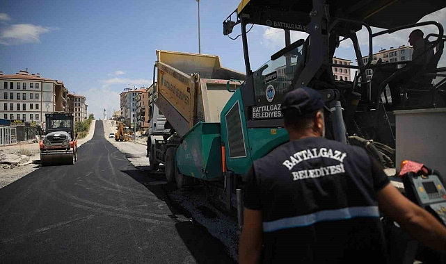 Battalgazi Belediyesi yol çalışmalarına aralıksız devam ediyor