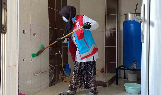 Bingöl'de "Vefa" ekibi yaşlı ve hastaların yardımına koşuyor