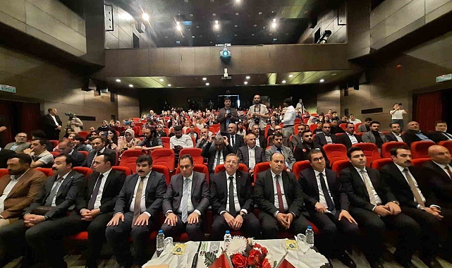 Çok Kitap Okuyan Öğrenci ve Velisine Ödül